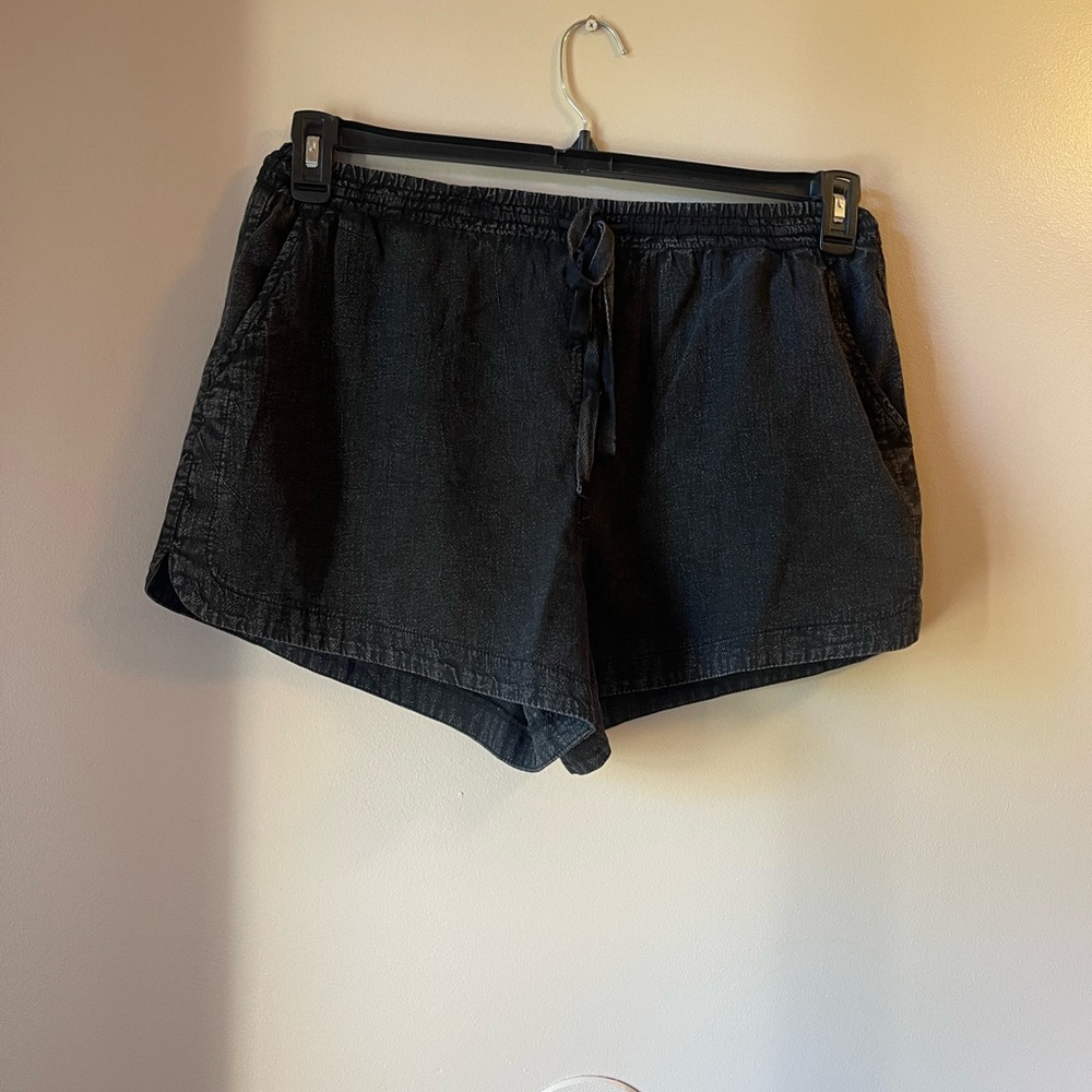 Time and Tru - Women's Black Casual Shorts